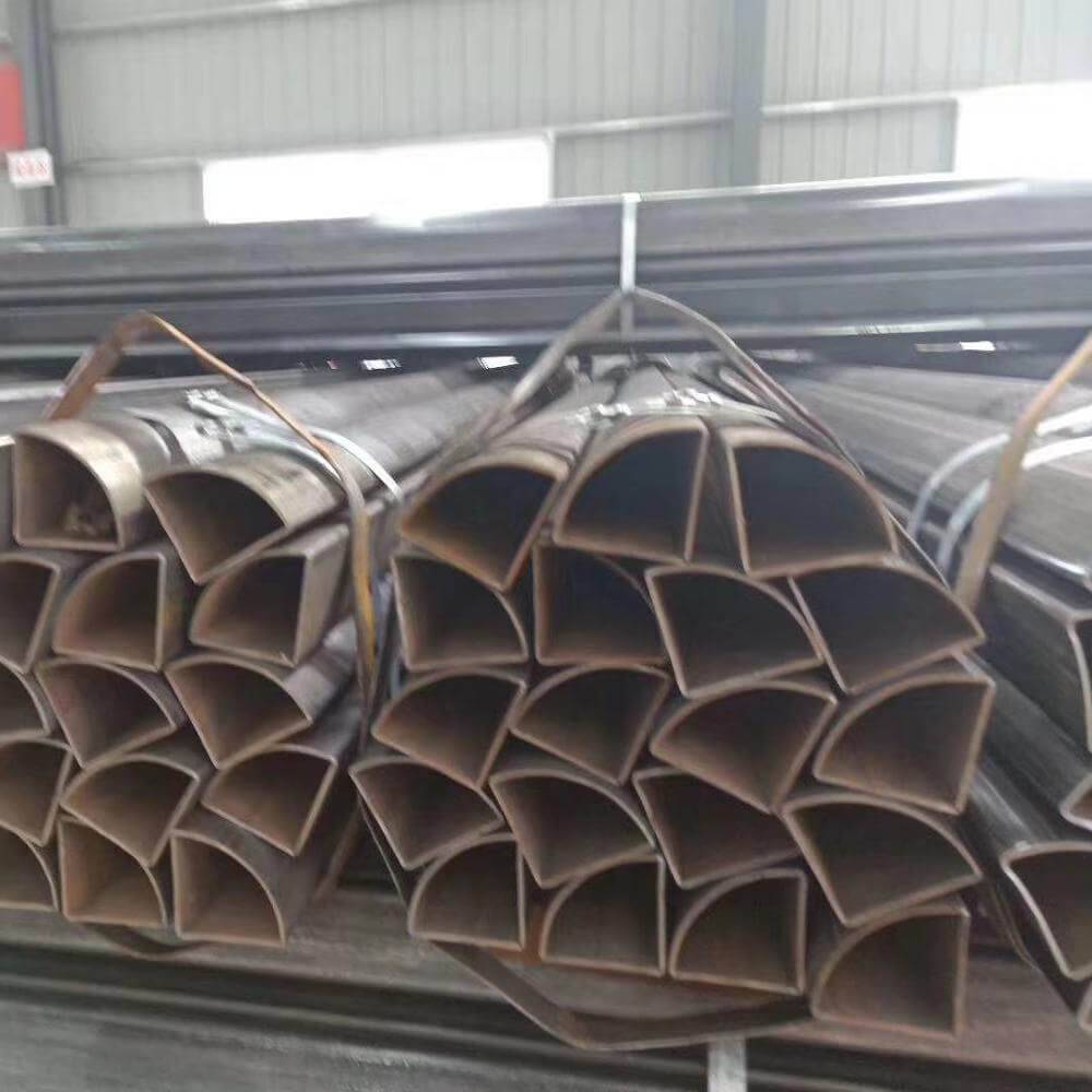 Shaped seamless steel pipe