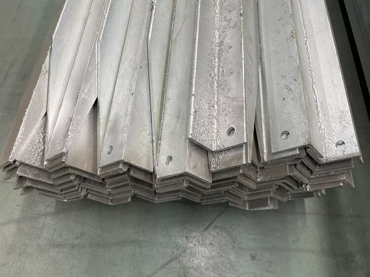 Hot dipped Galvanized angle steel